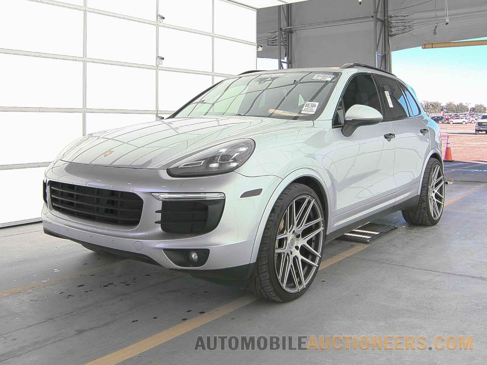 WP1AA2A25HKA81380 Porsche Cayenne 2017