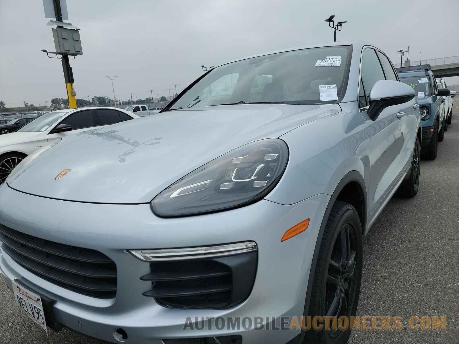 WP1AA2A2XGKA10030 Porsche  2016