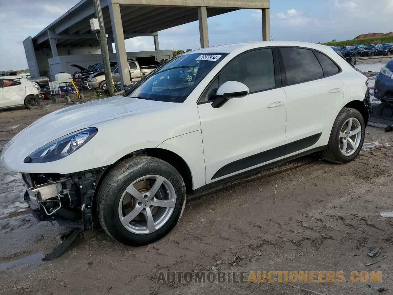 WP1AA2A51JLB03319 PORSCHE MACAN 2018