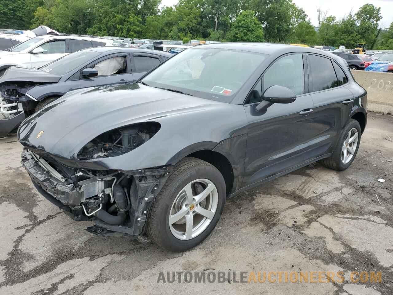 WP1AA2A52JLB06035 PORSCHE MACAN 2018