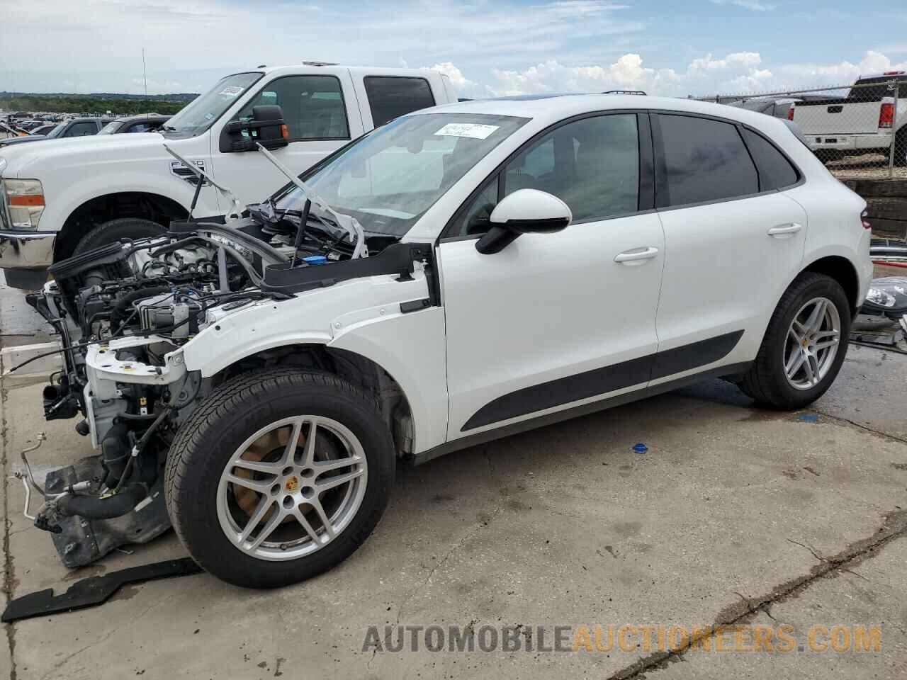 WP1AA2A53HLB08077 PORSCHE MACAN 2017