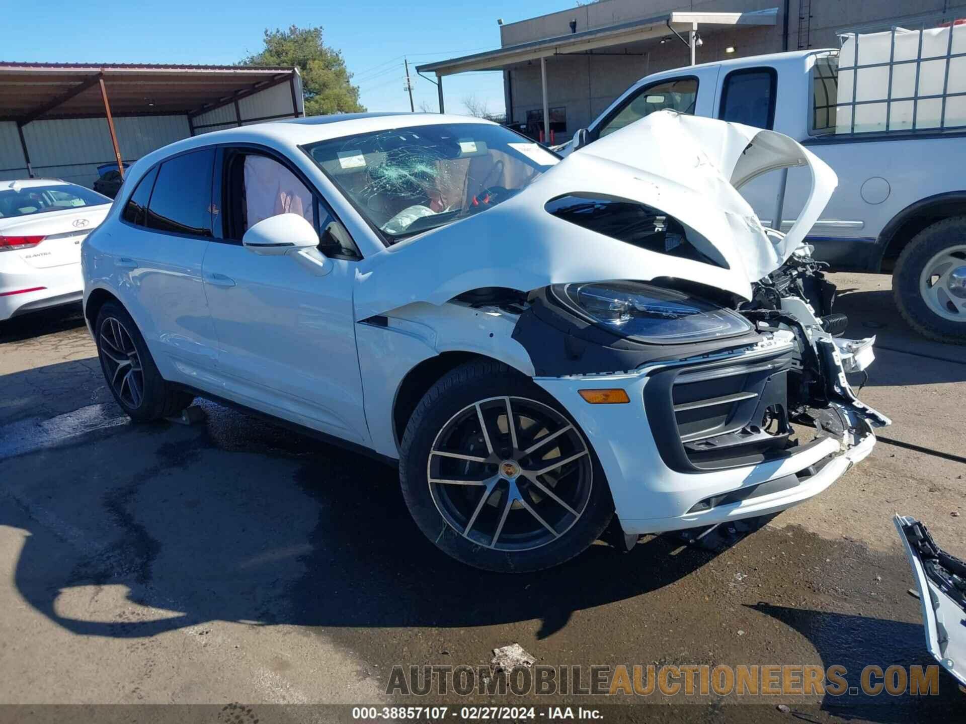 WP1AA2A53RLB00787 PORSCHE MACAN 2024