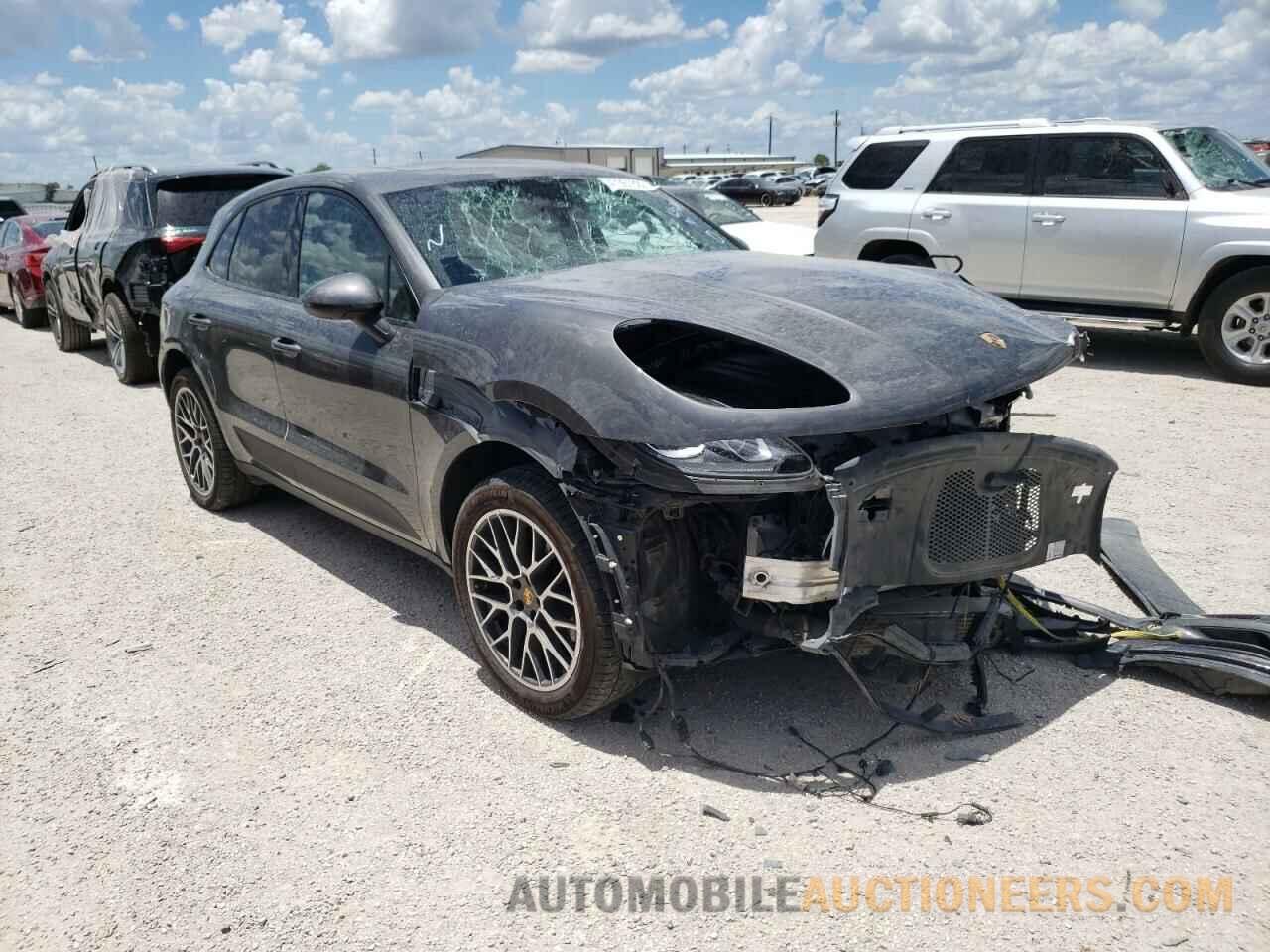 WP1AA2A55JLB08961 PORSCHE MACAN 2018