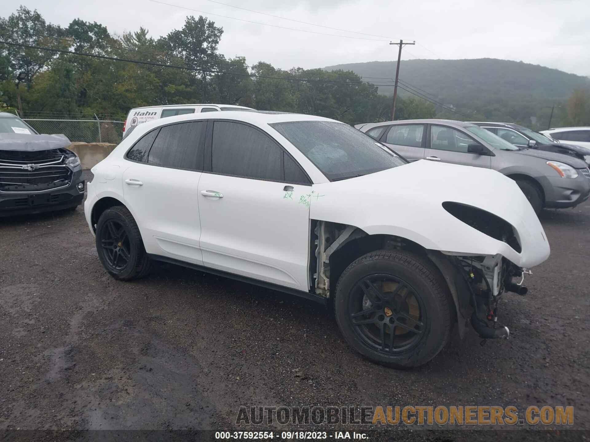 WP1AA2A56JLB07835 PORSCHE MACAN 2018