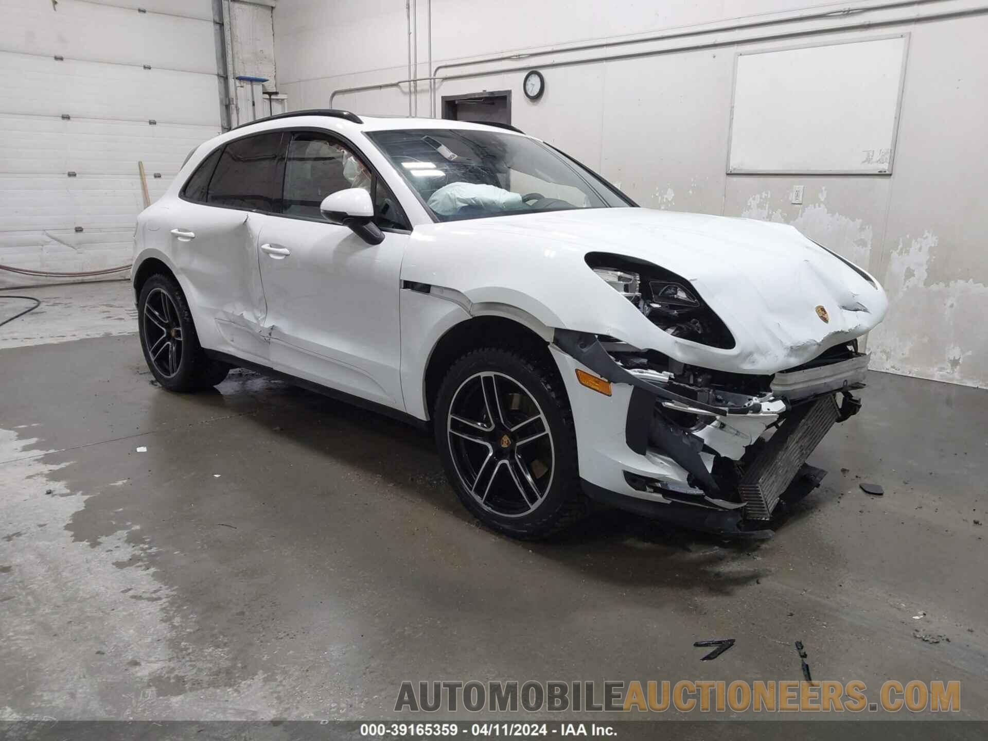 WP1AA2A58LLB08617 PORSCHE MACAN 2020