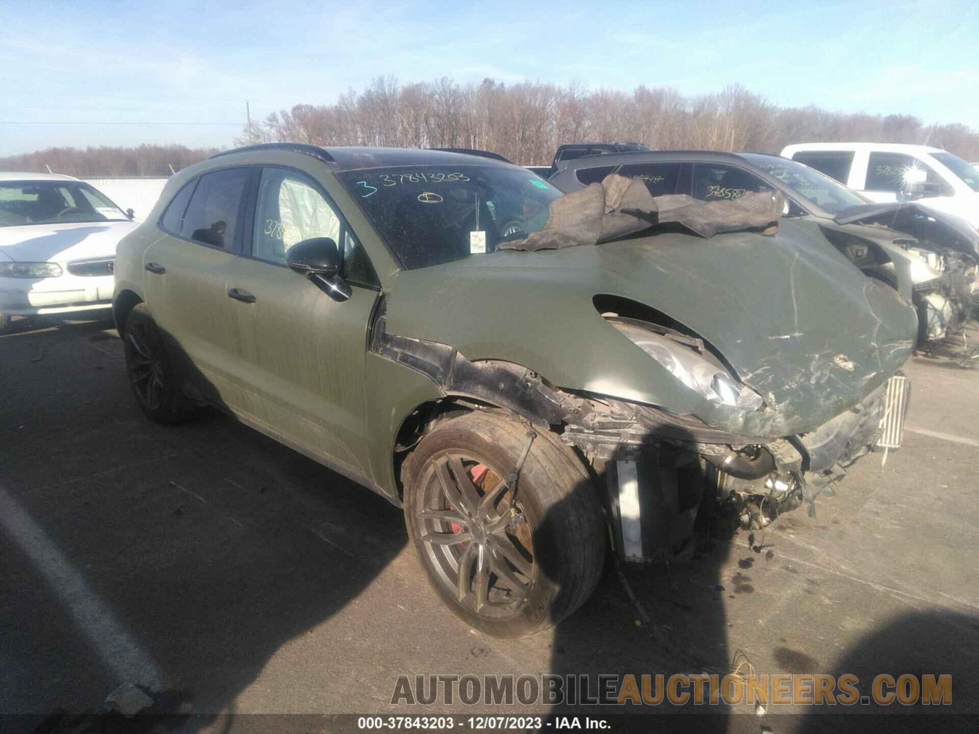 WP1AB2A5XHLB10258 PORSCHE MACAN 2017