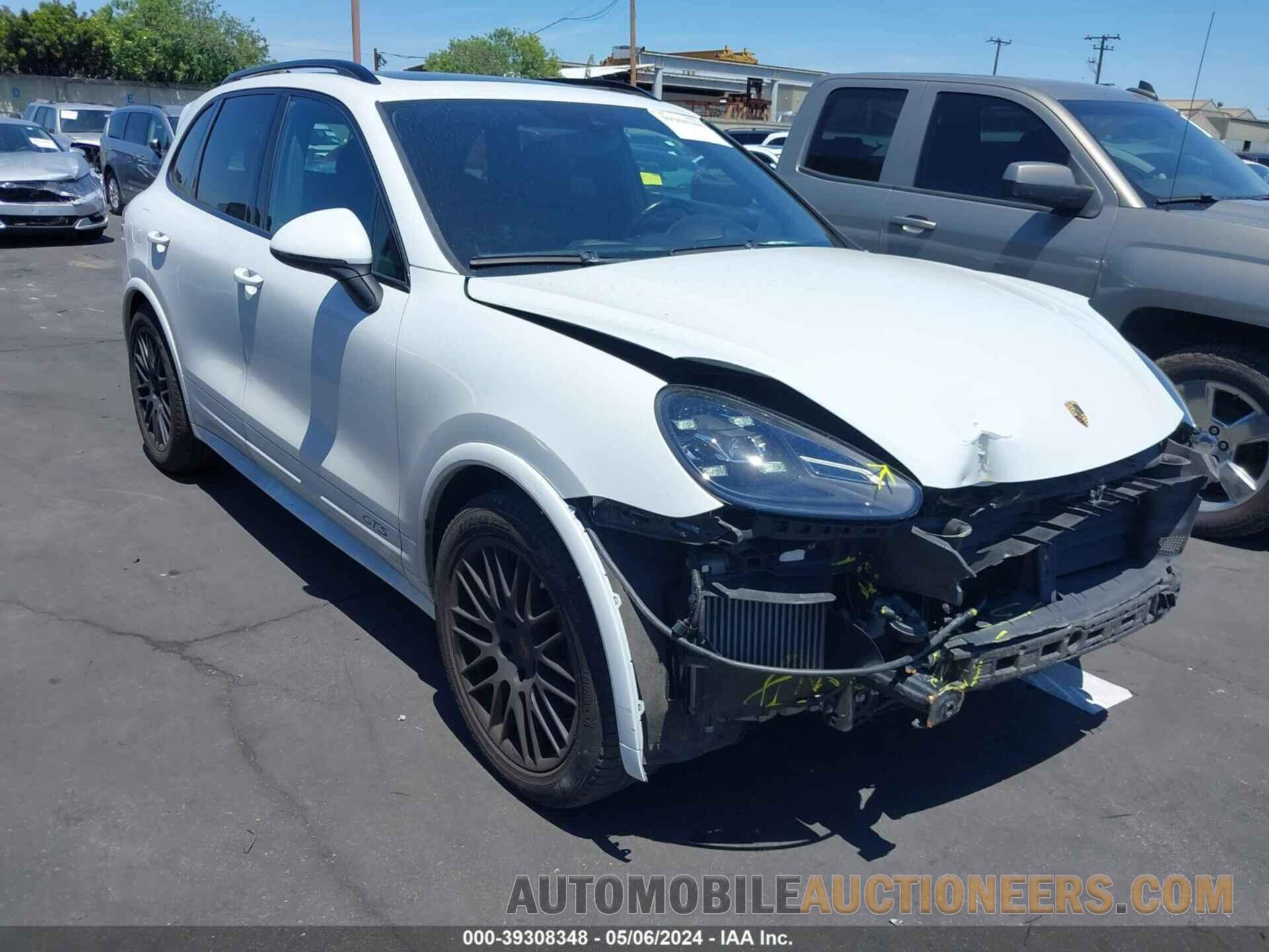 WP1AD2A2XGLA80693 PORSCHE CAYENNE 2016