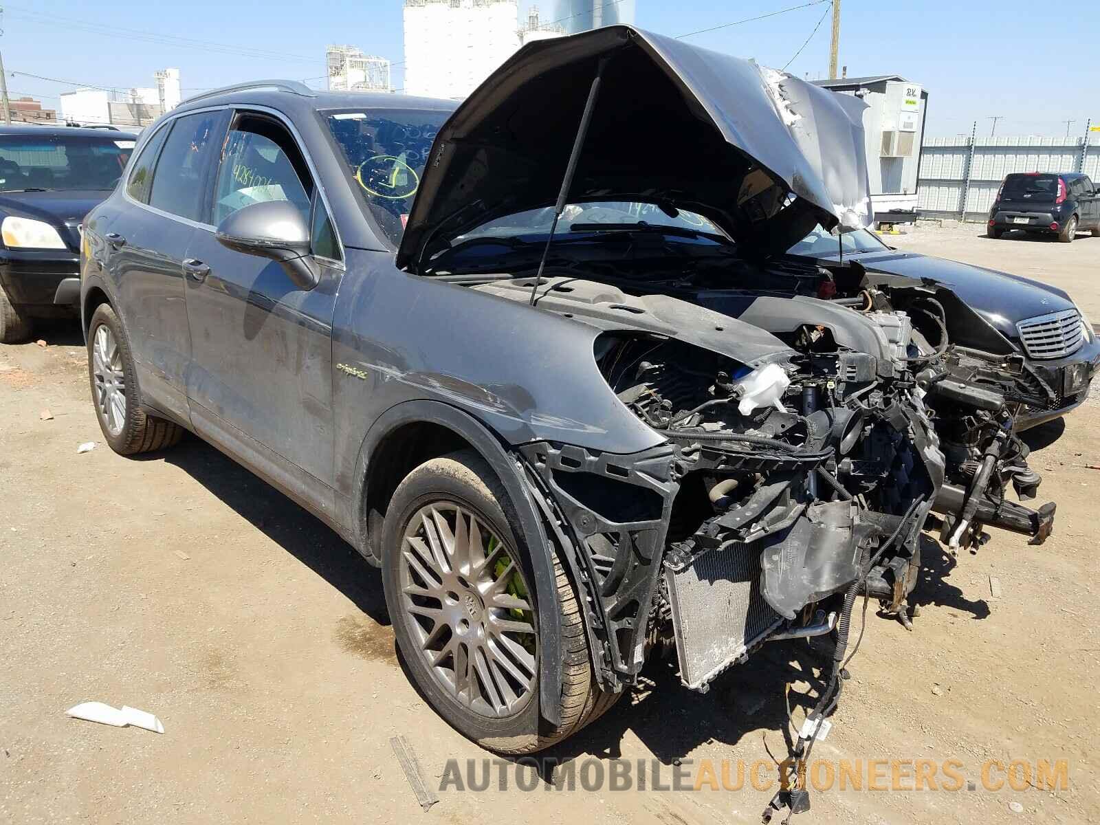 WP1AE2A20GLA16711 PORSCHE CAYENNE 2016