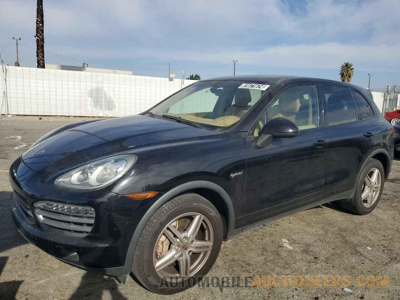 WP1AE2A21DLA14185 PORSCHE CAYENNE 2013