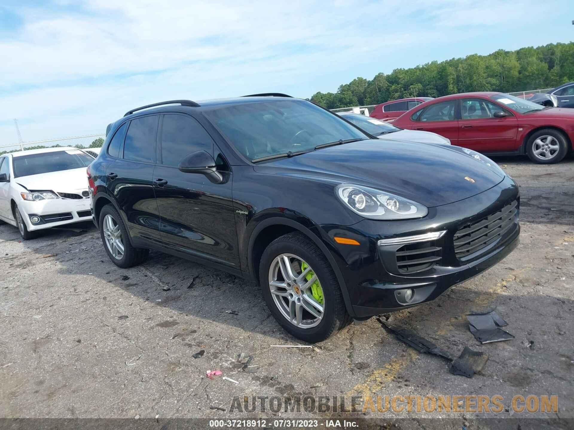 WP1AE2A22GLA60774 PORSCHE CAYENNE 2016