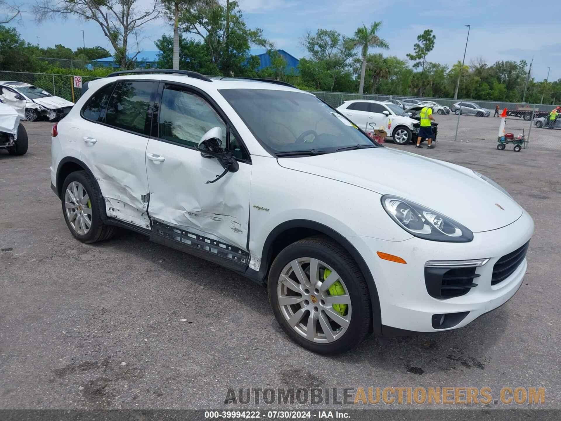 WP1AE2A22GLA62752 PORSCHE CAYENNE E-HYBRID 2016