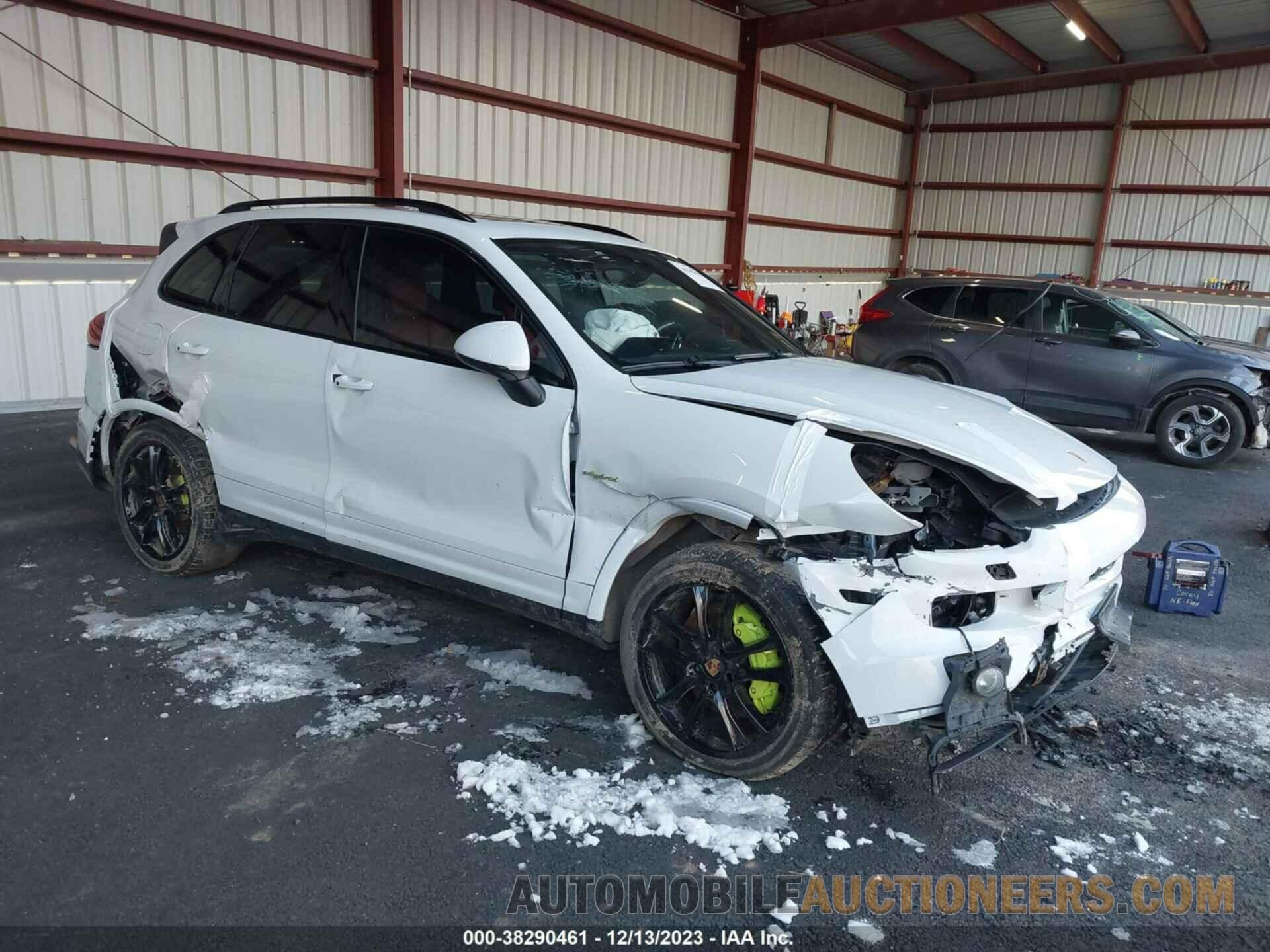 WP1AE2A22HLA70304 PORSCHE CAYENNE 2017