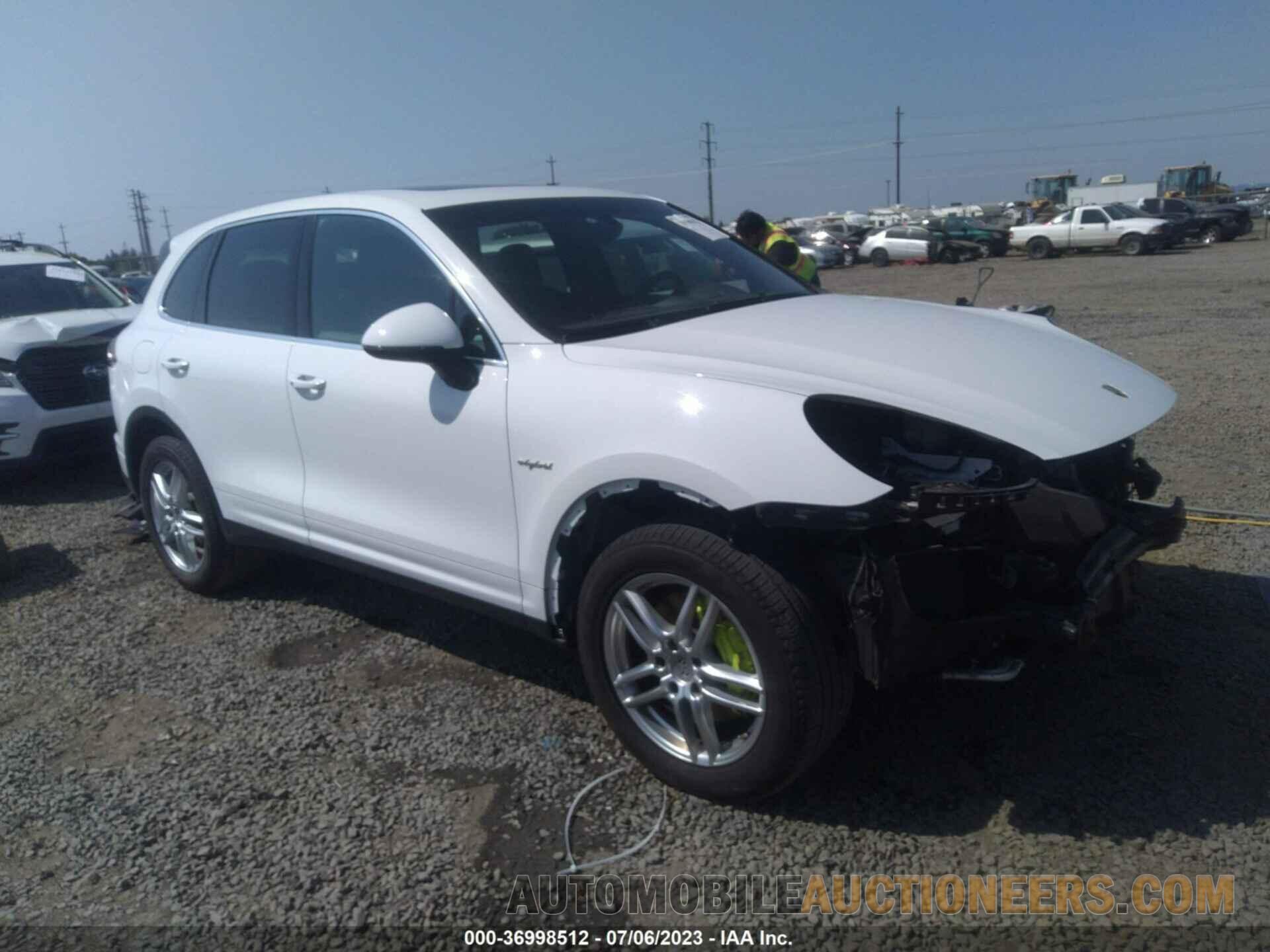 WP1AE2A23FLA51502 PORSCHE CAYENNE 2015