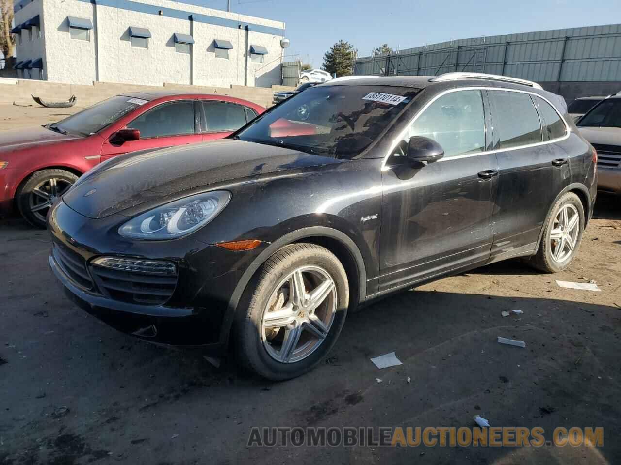 WP1AE2A24DLA14987 PORSCHE CAYENNE 2013