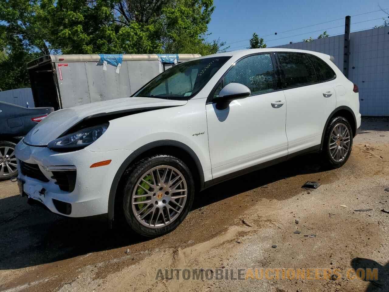 WP1AE2A24FLA50648 PORSCHE CAYENNE 2015