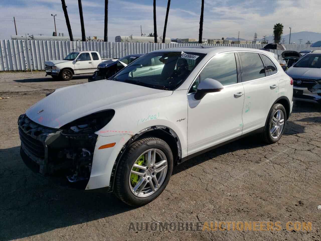 WP1AE2A24FLA52352 PORSCHE CAYENNE 2015