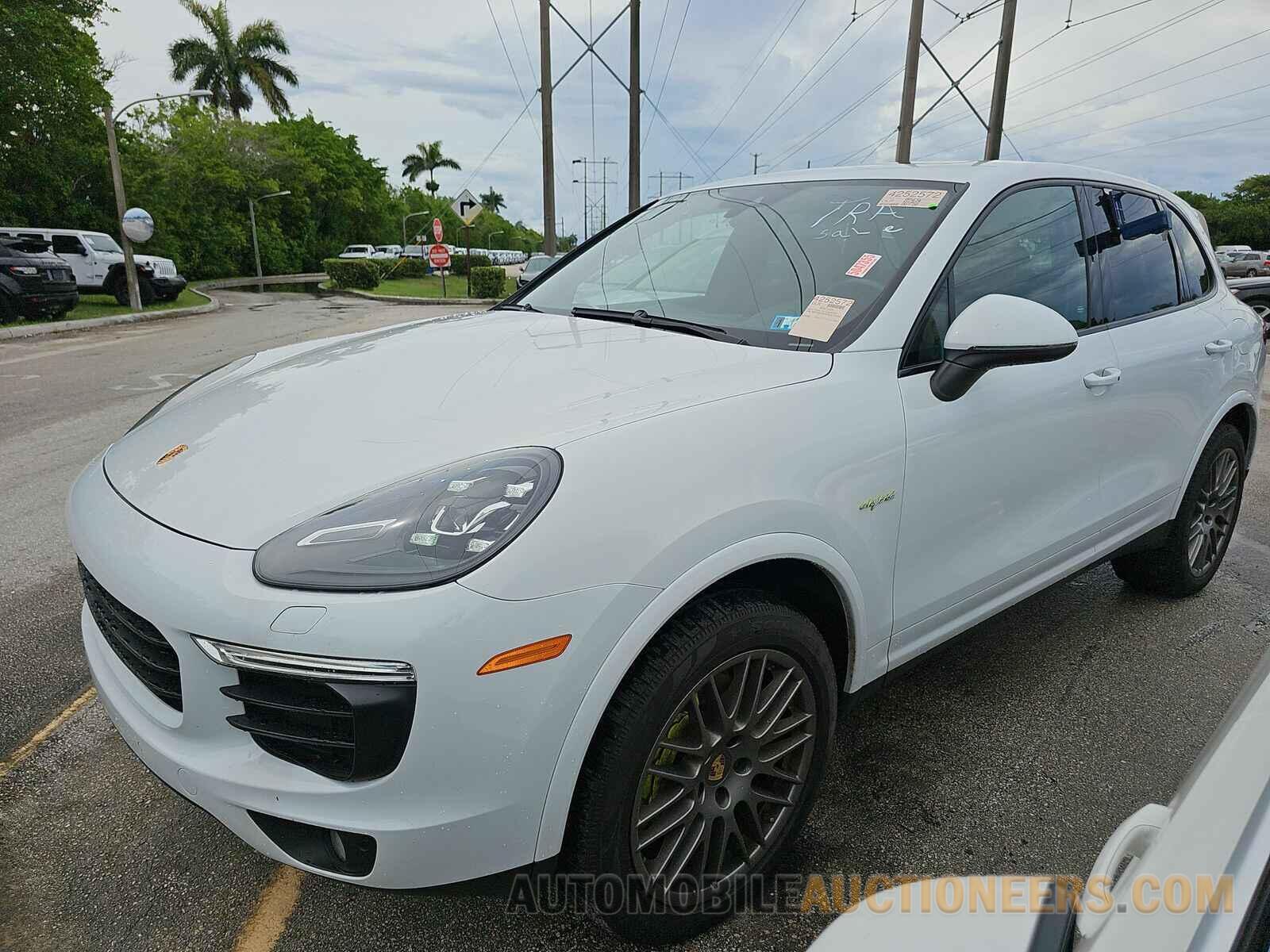 WP1AE2A24HLA72054 Porsche Cayenne 2017