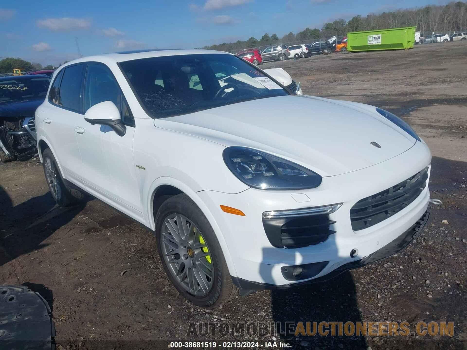 WP1AE2A24JLA72433 PORSCHE CAYENNE E-HYBRID 2018