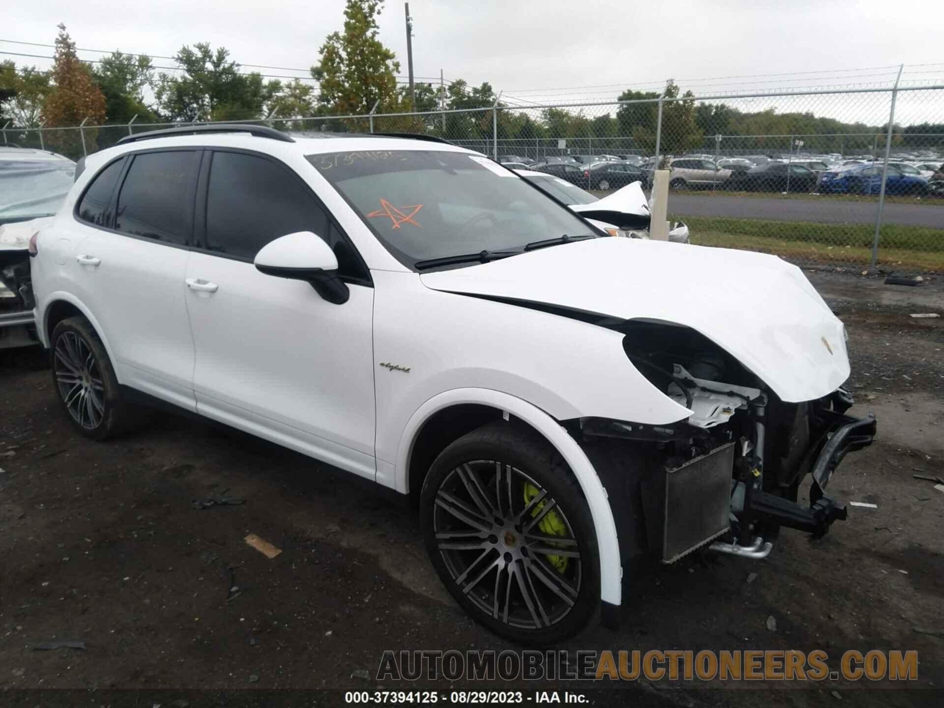 WP1AE2A27HLA70072 PORSCHE CAYENNE 2017