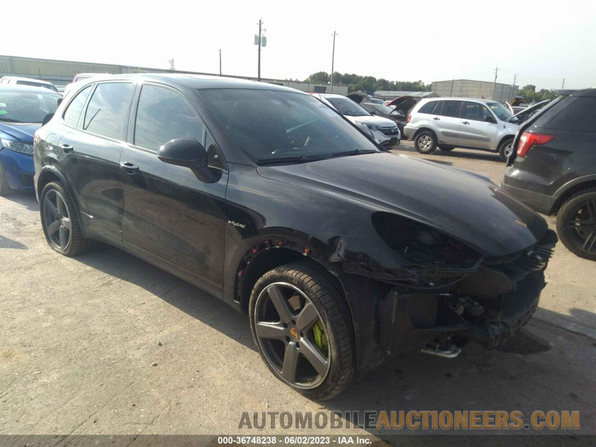 WP1AE2A29HLA72860 PORSCHE CAYENNE 2017