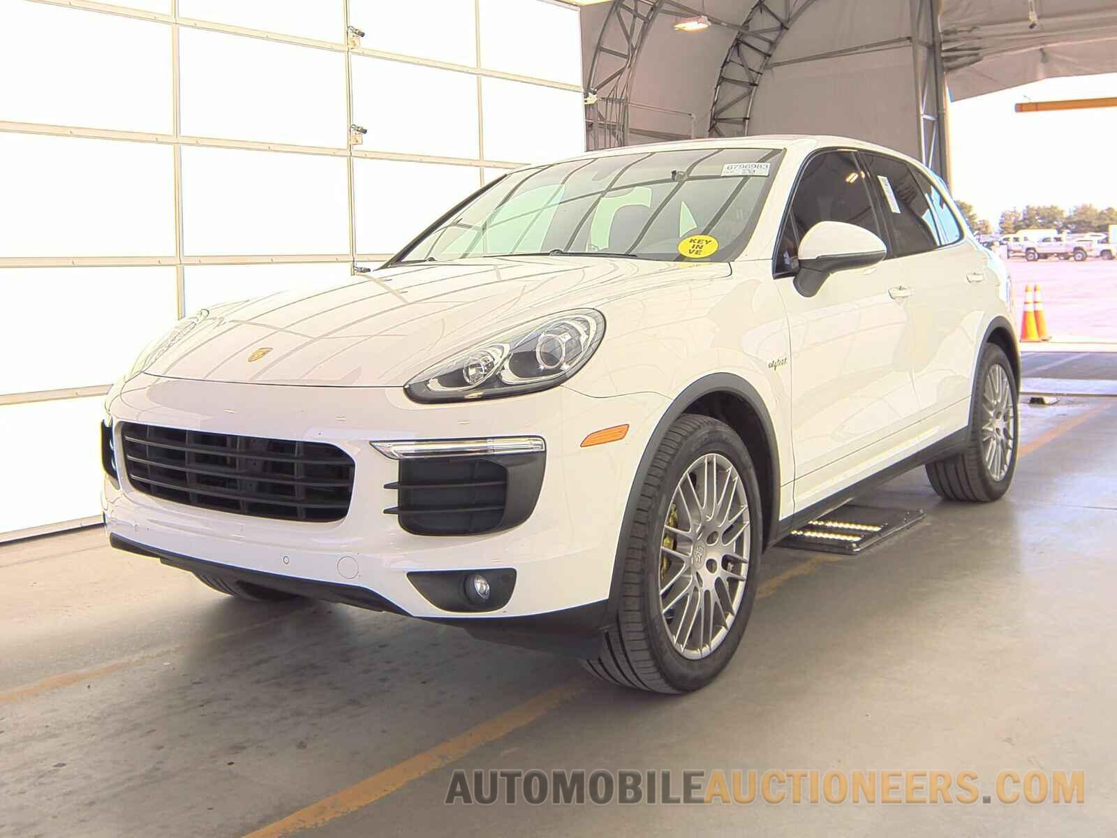 WP1AE2A2XGLA64359 Porsche Cayenne 2016