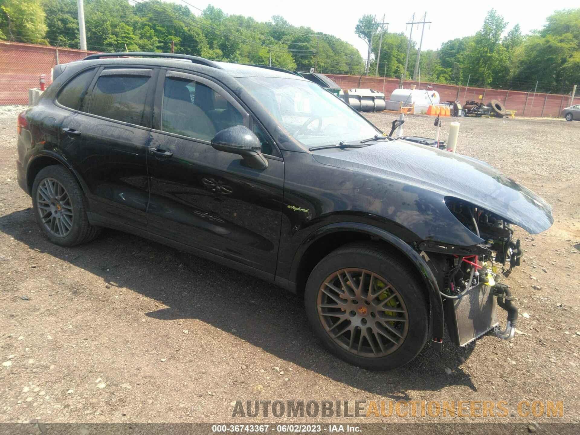 WP1AE2A2XHLA73063 PORSCHE CAYENNE 2017