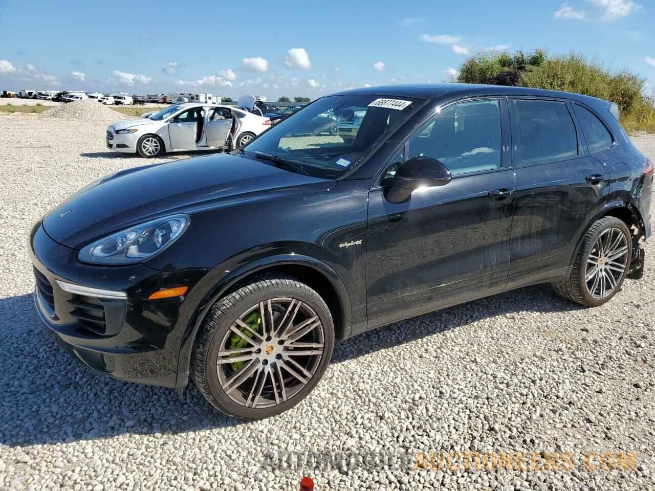 WP1AE2A2XHLA75668 PORSCHE CAYENNE 2017