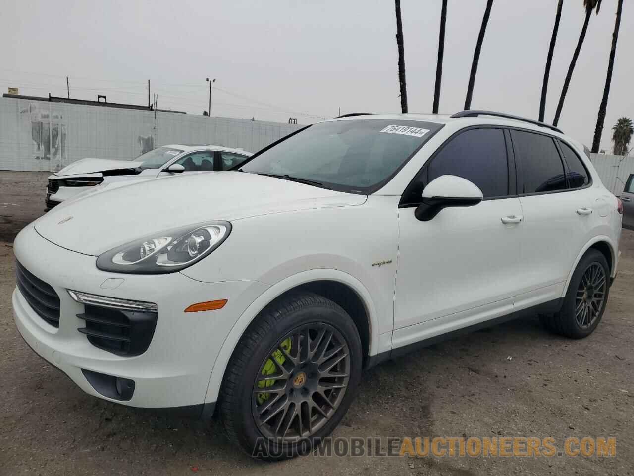 WP1AE2A2XHLA75671 PORSCHE CAYENNE 2017