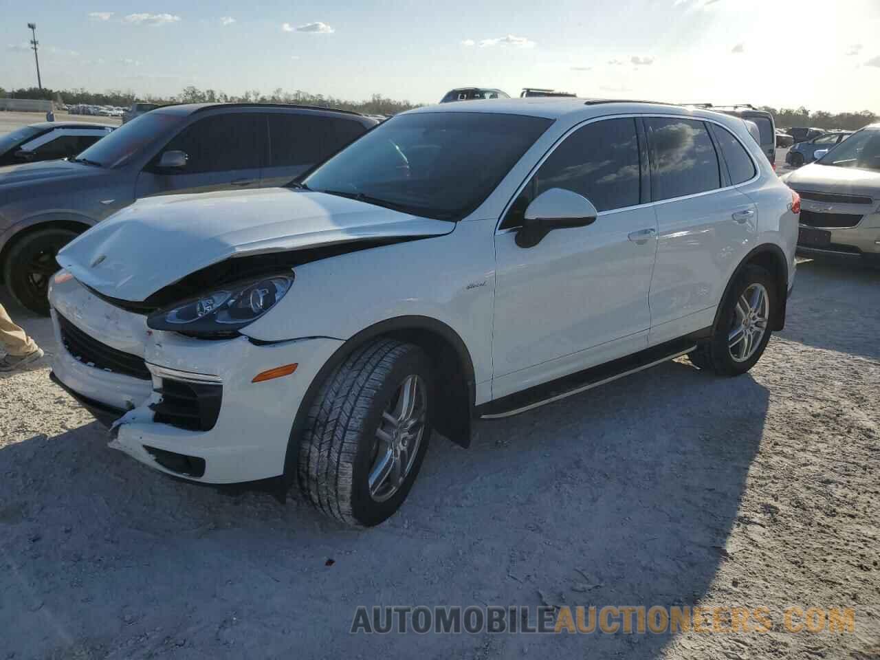 WP1AF2A29GKA44400 PORSCHE CAYENNE 2016