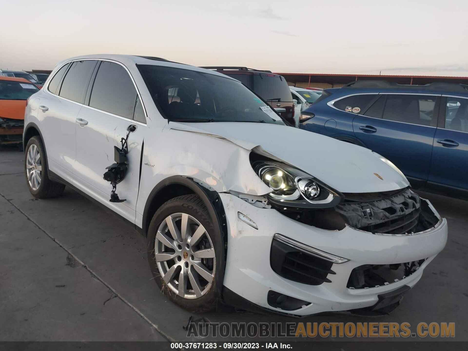 WP1AF2A2XFLA30739 PORSCHE CAYENNE 2015