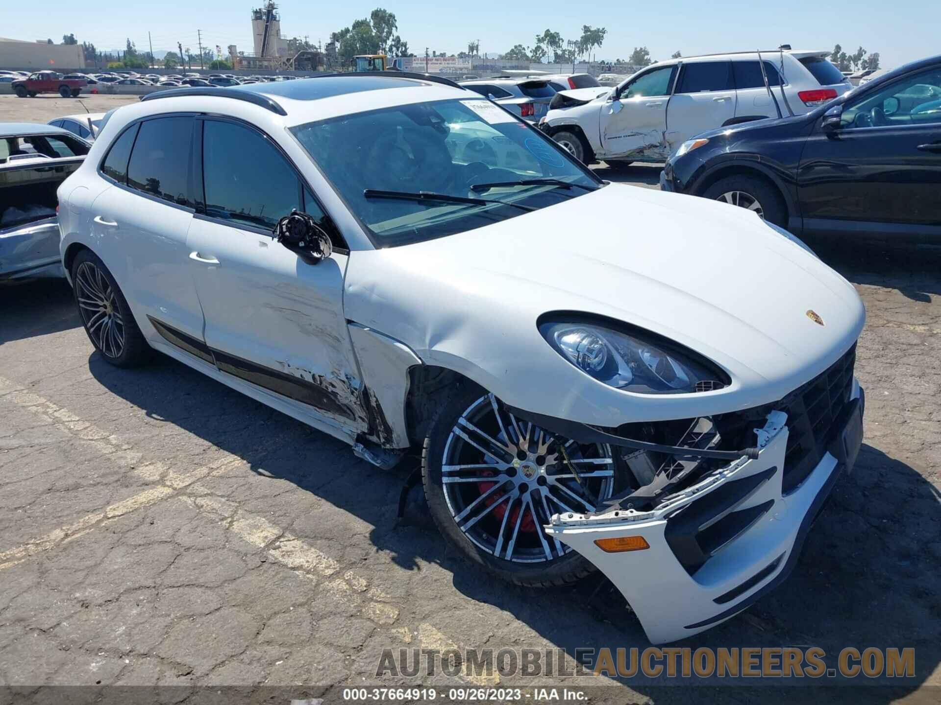 WP1AF2A56FLB93933 PORSCHE MACAN 2015