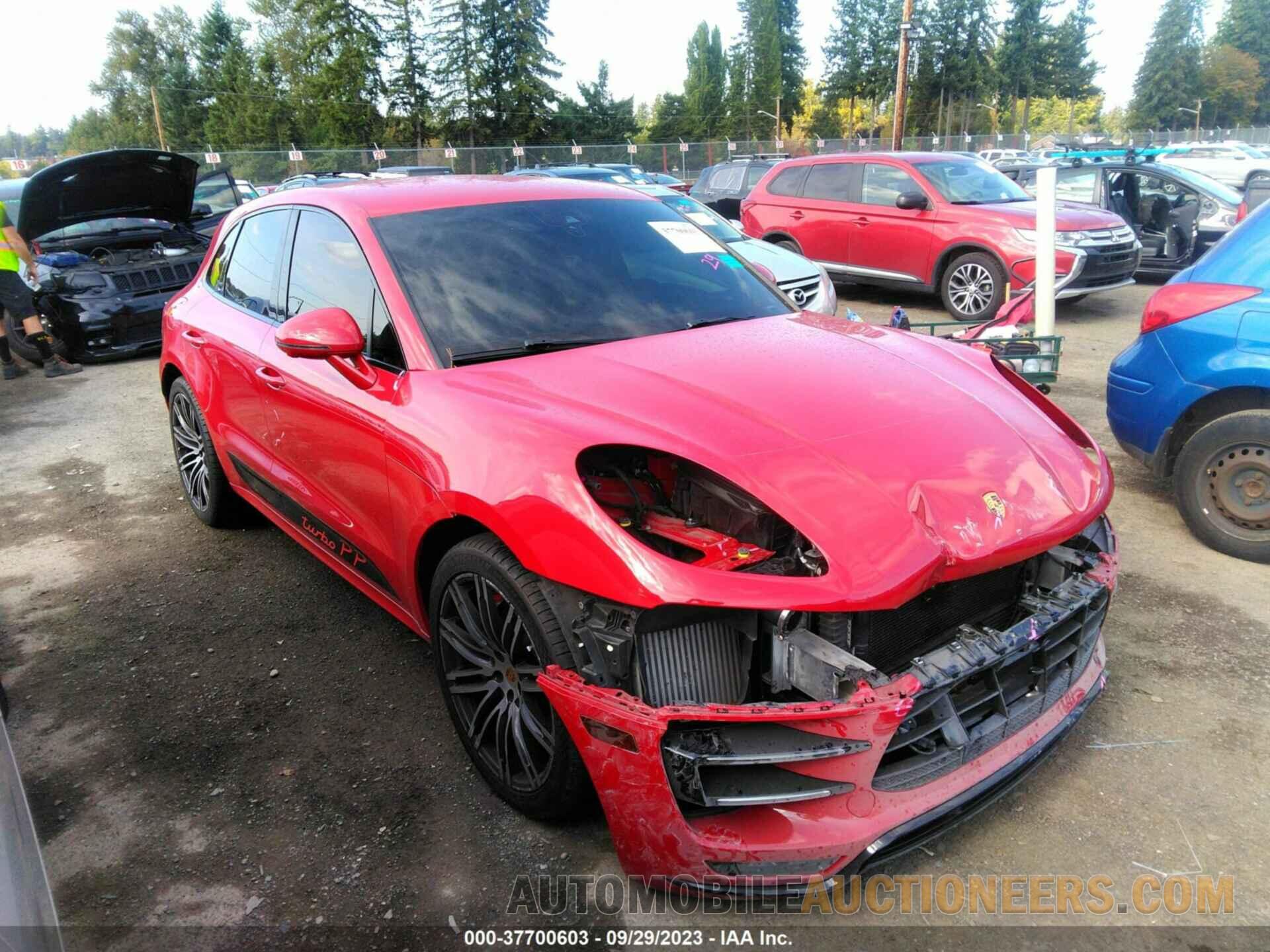 WP1AF2A58HLB61617 PORSCHE MACAN 2017