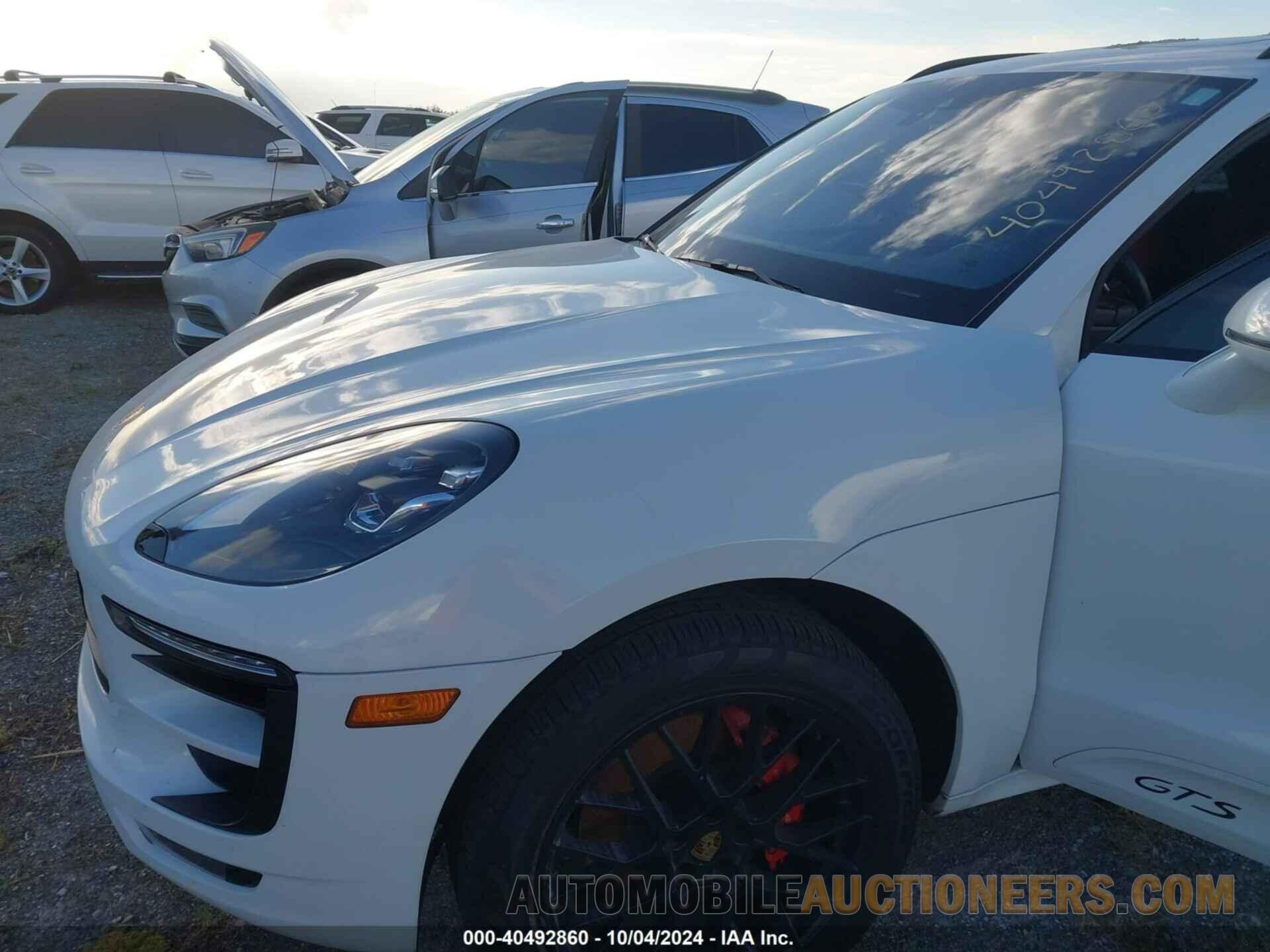 WP1AG2A55HLB55965 PORSCHE MACAN 2017