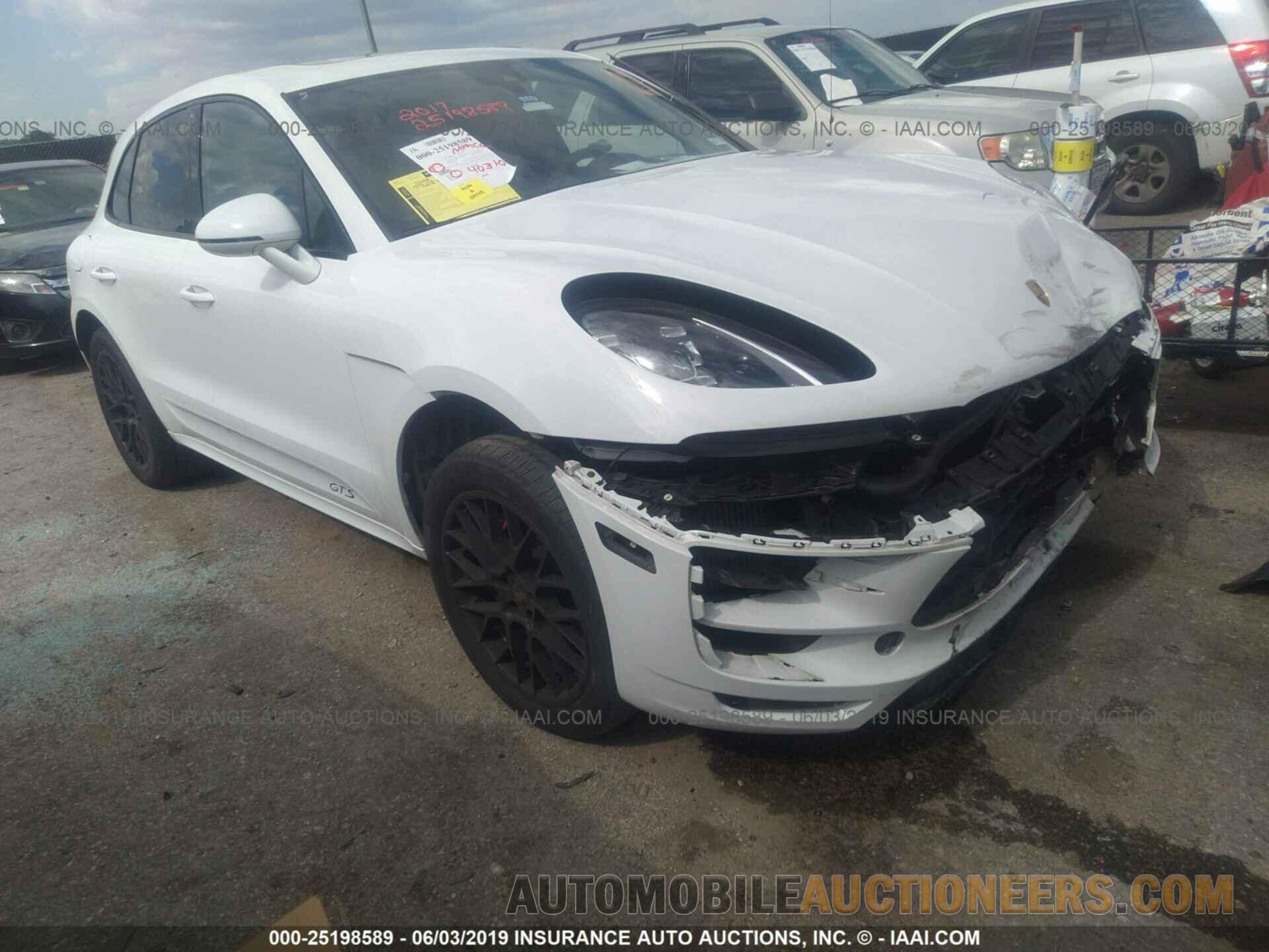 WP1AG2A5XHLB51264 PORSCHE MACAN 2017