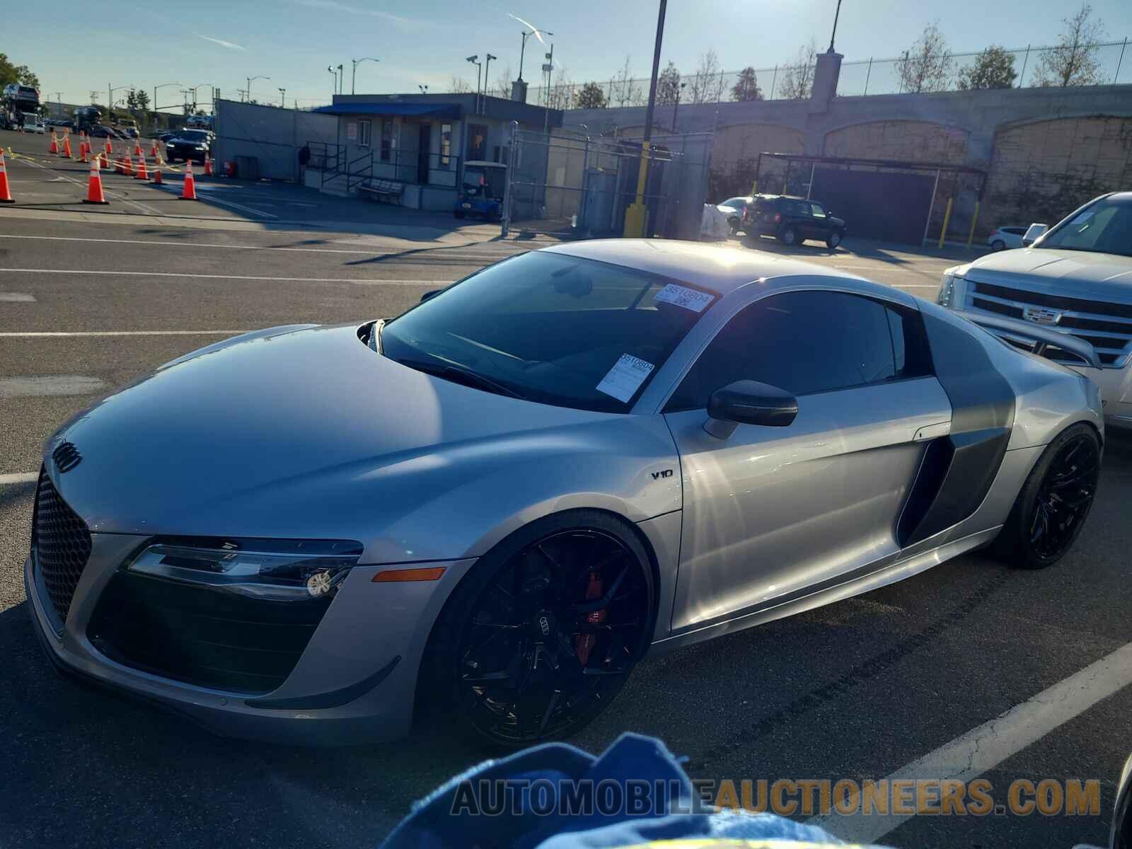 WUAANAFG5F7001700 Audi R8 2015