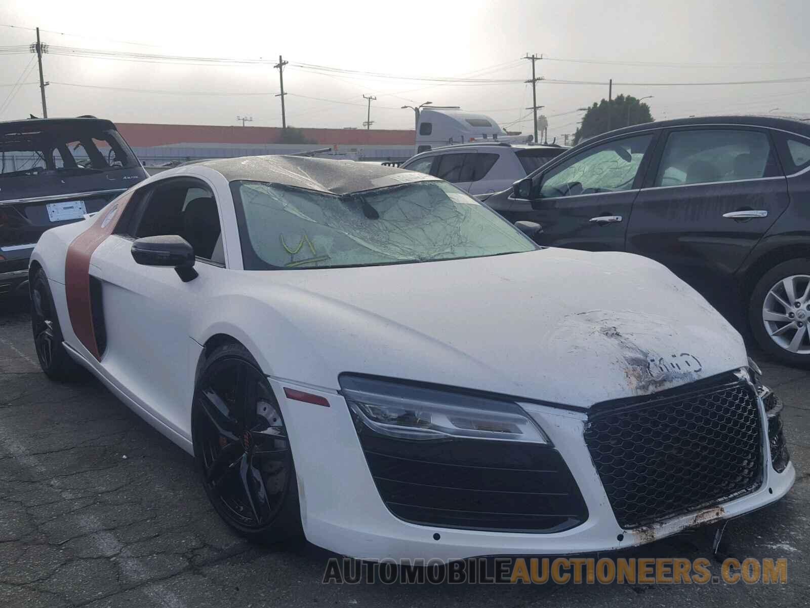 WUAAUAFG7F7001202 AUDI R8 2015