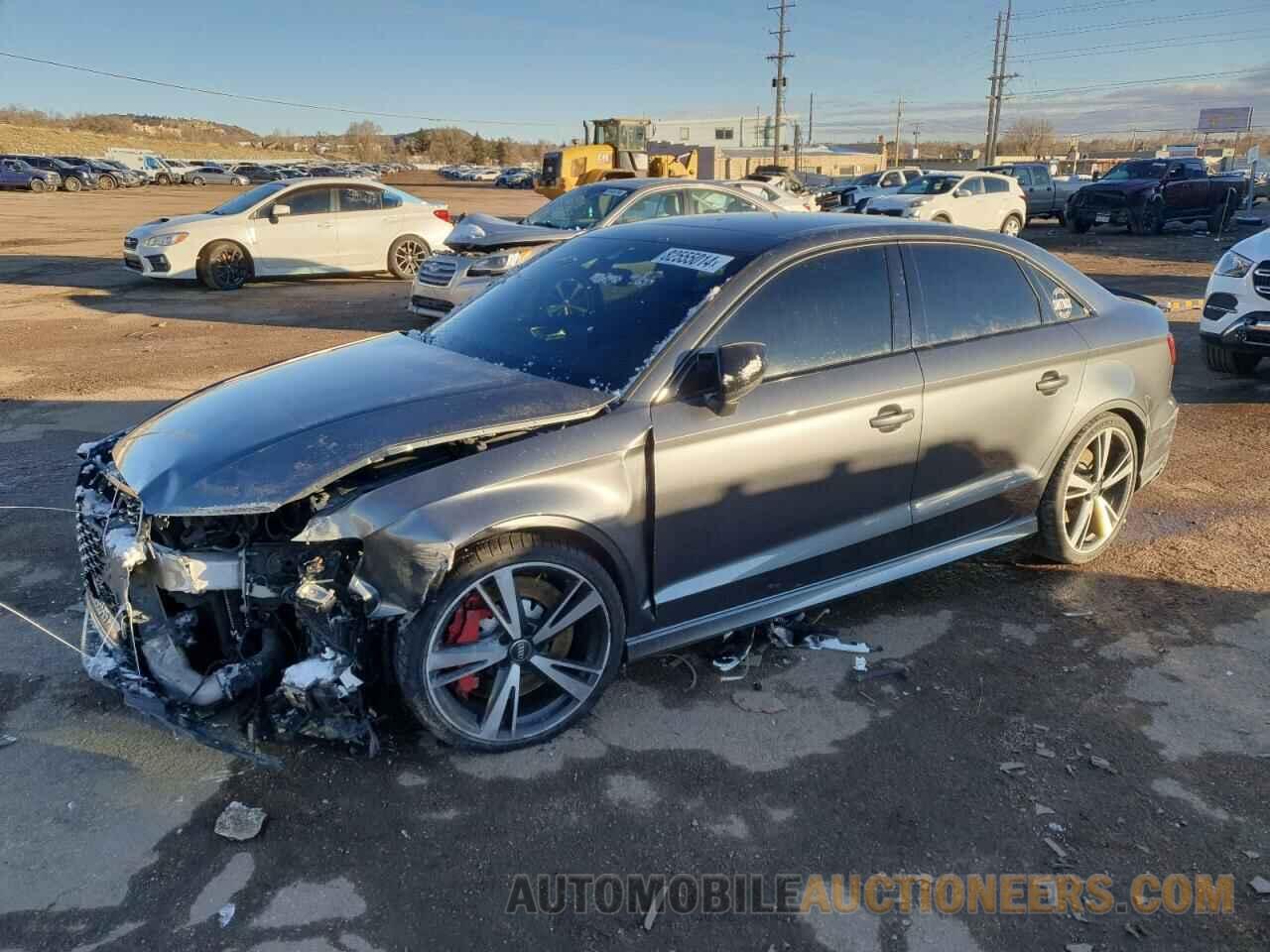 WUABWGFF0J1902660 AUDI RS3 2018