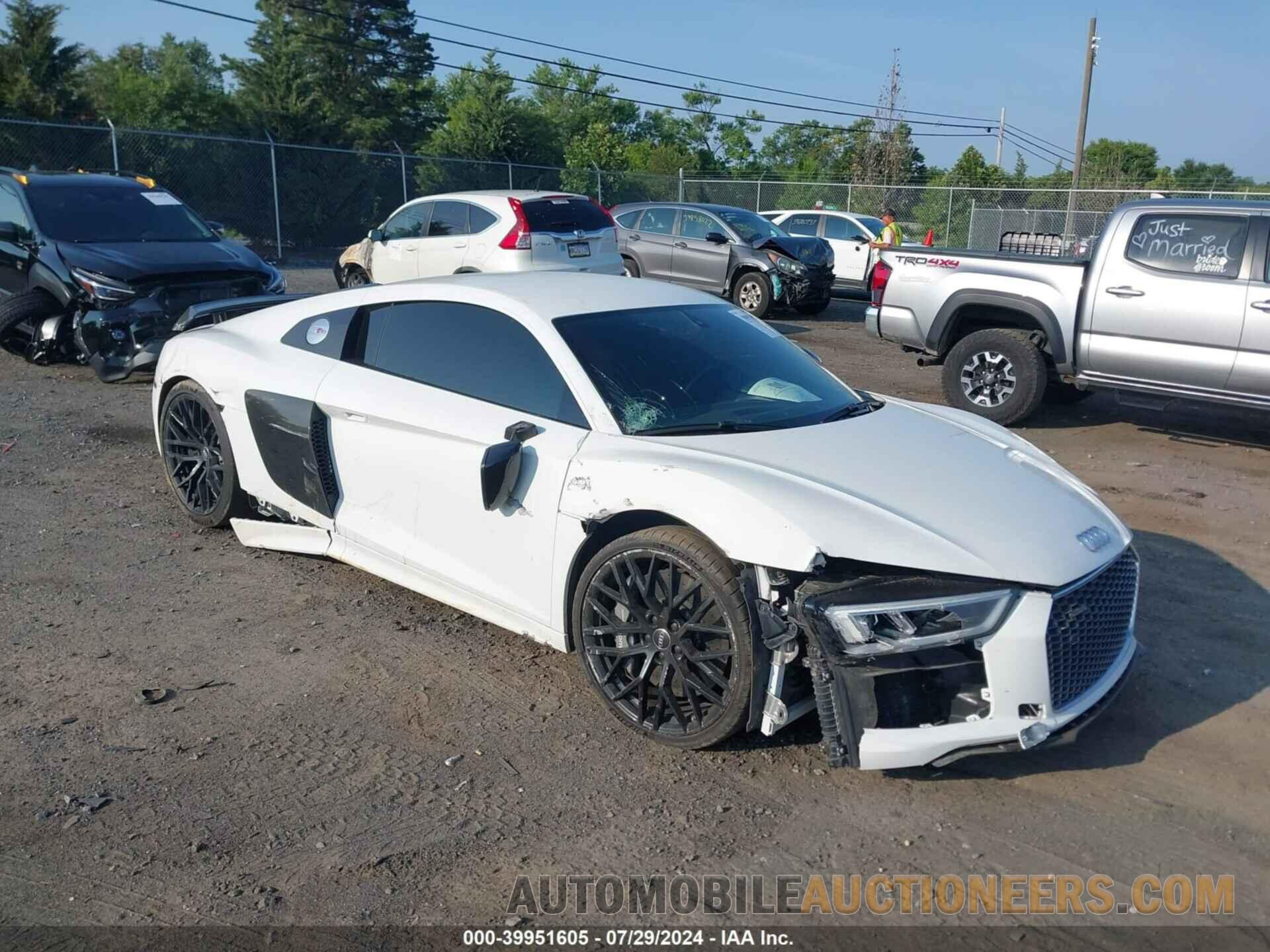 WUAKBAFX7H7901367 AUDI R8 2017