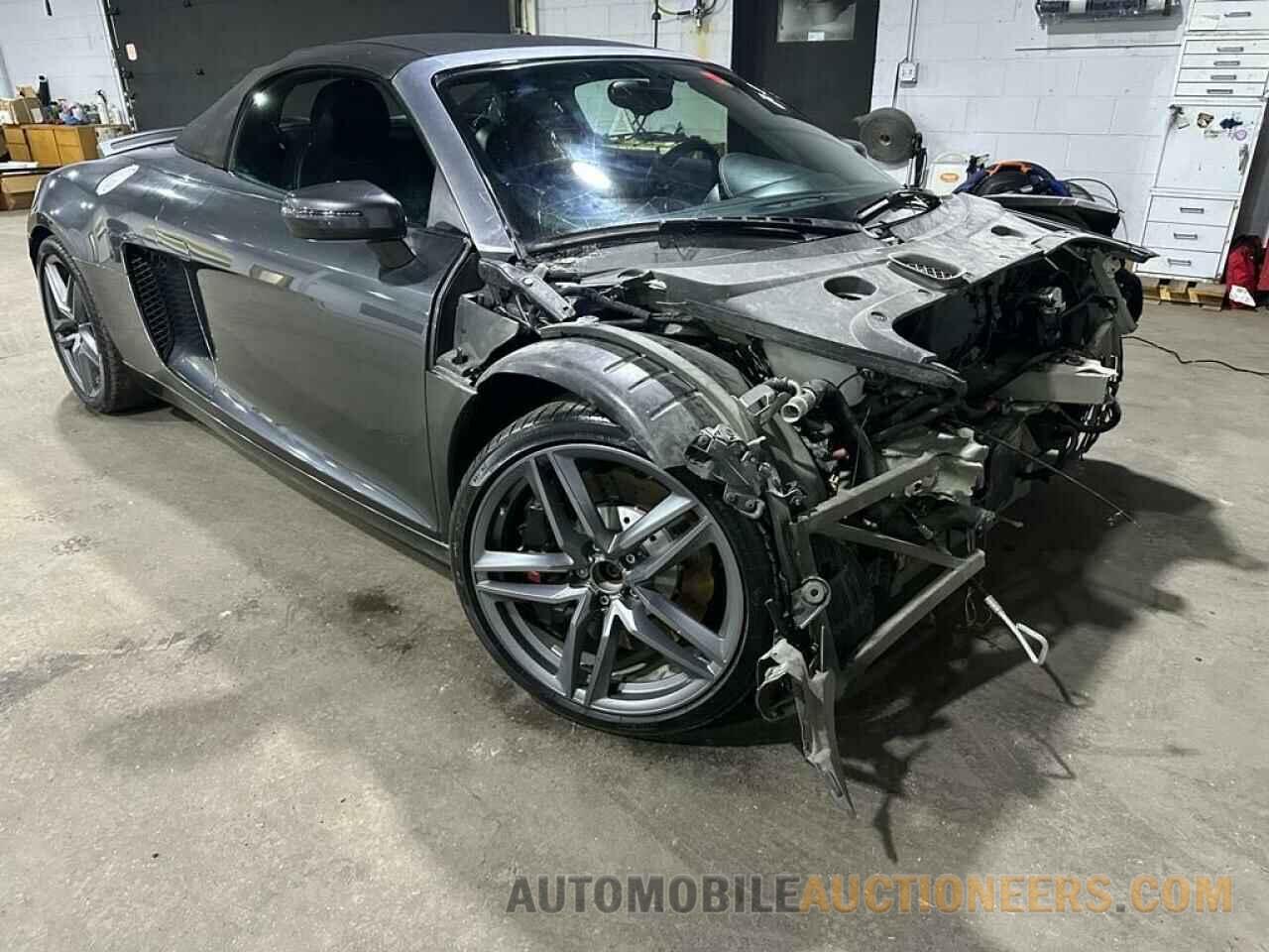 WUASUAFG5FN000694 AUDI R8 2015