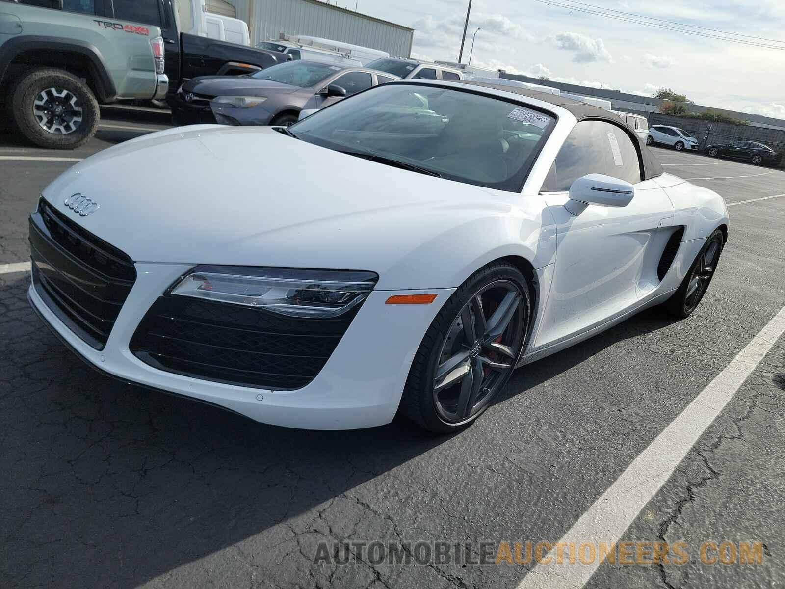 WUASUAFG9F7001335 Audi R8 Spyder 2015