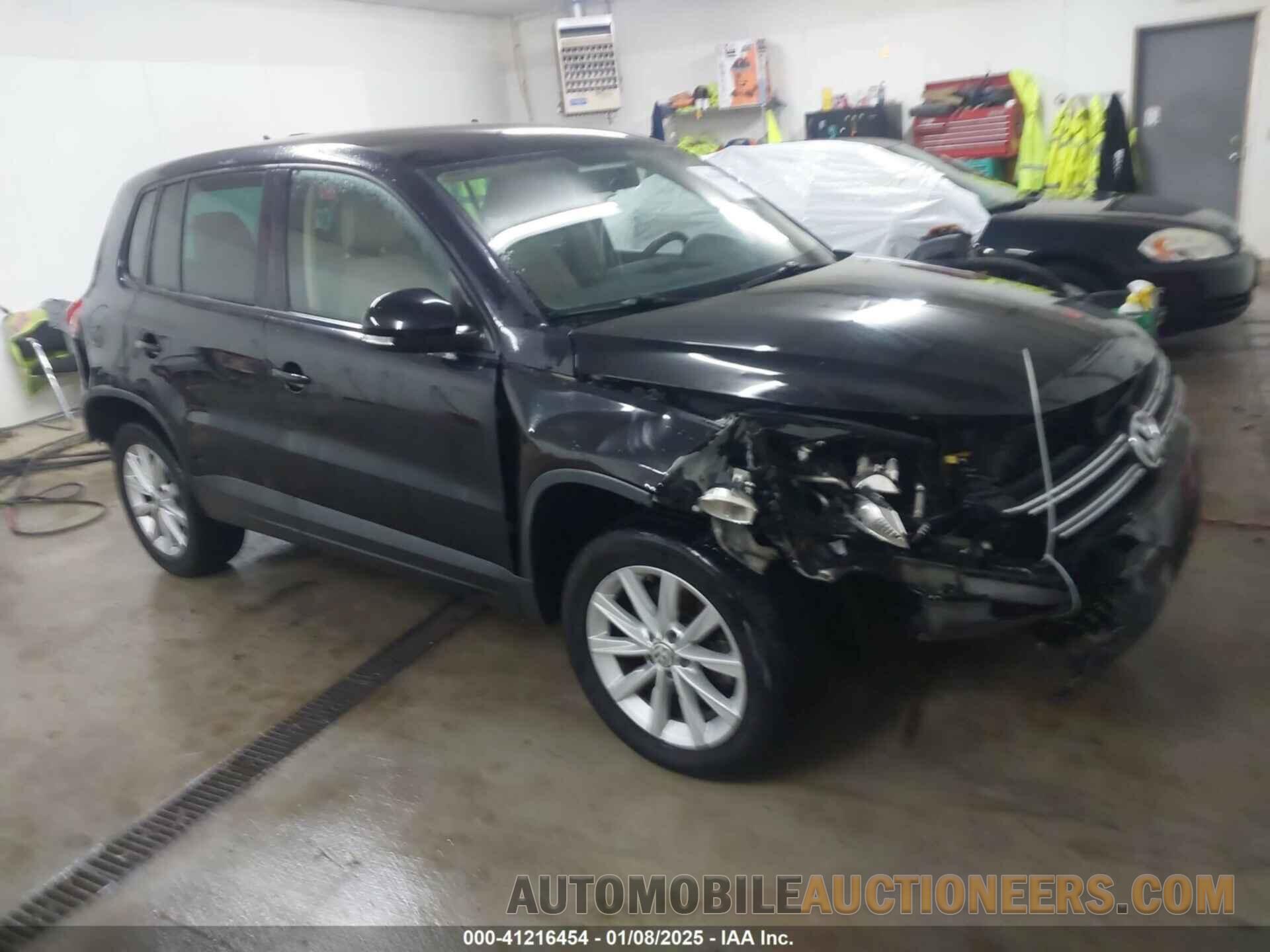 WVGAV3AX0EW607275 VOLKSWAGEN TIGUAN 2014