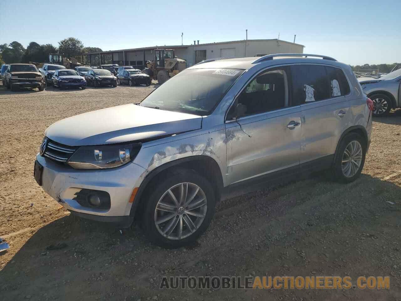 WVGAV7AX0FW604207 VOLKSWAGEN TIGUAN 2015