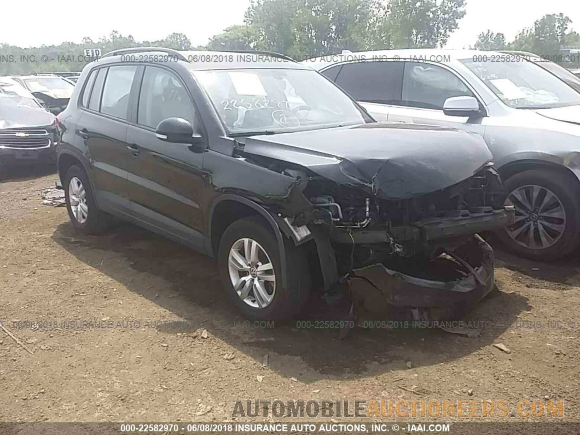 WVGAV7AX0GW601938 Volkswagen Tiguan 2016