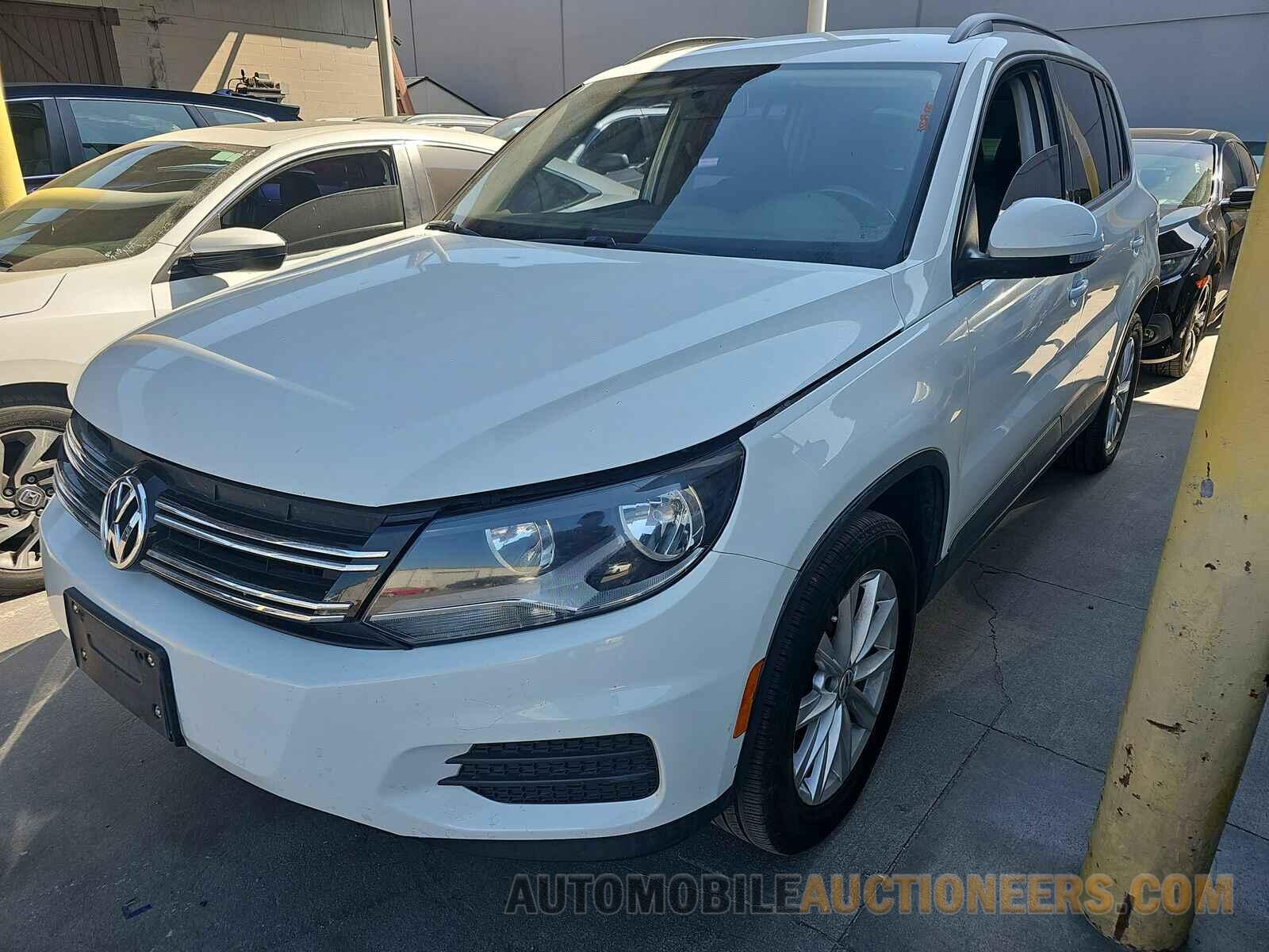 WVGAV7AX0HK047163 Volkswagen Tiguan 2017