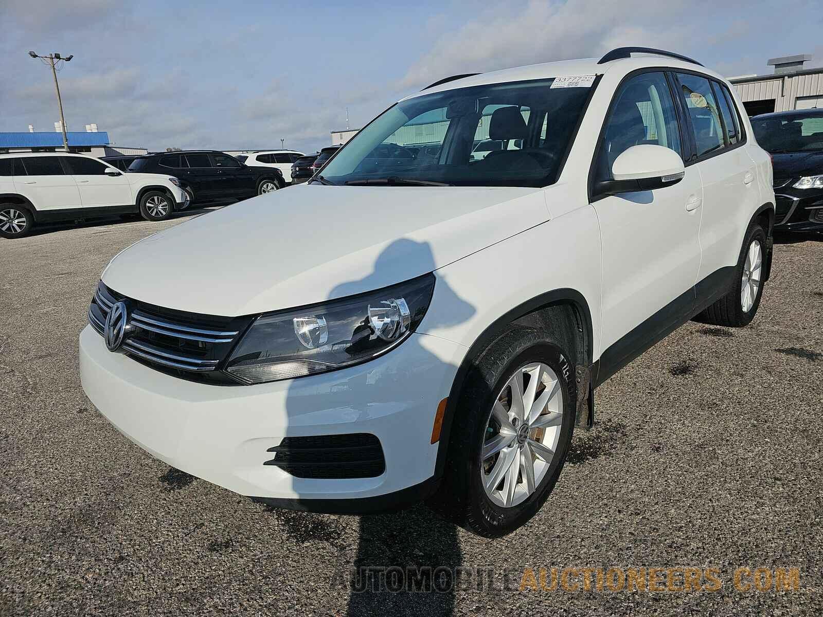 WVGAV7AX1JK000746 Volkswagen Tiguan 2018