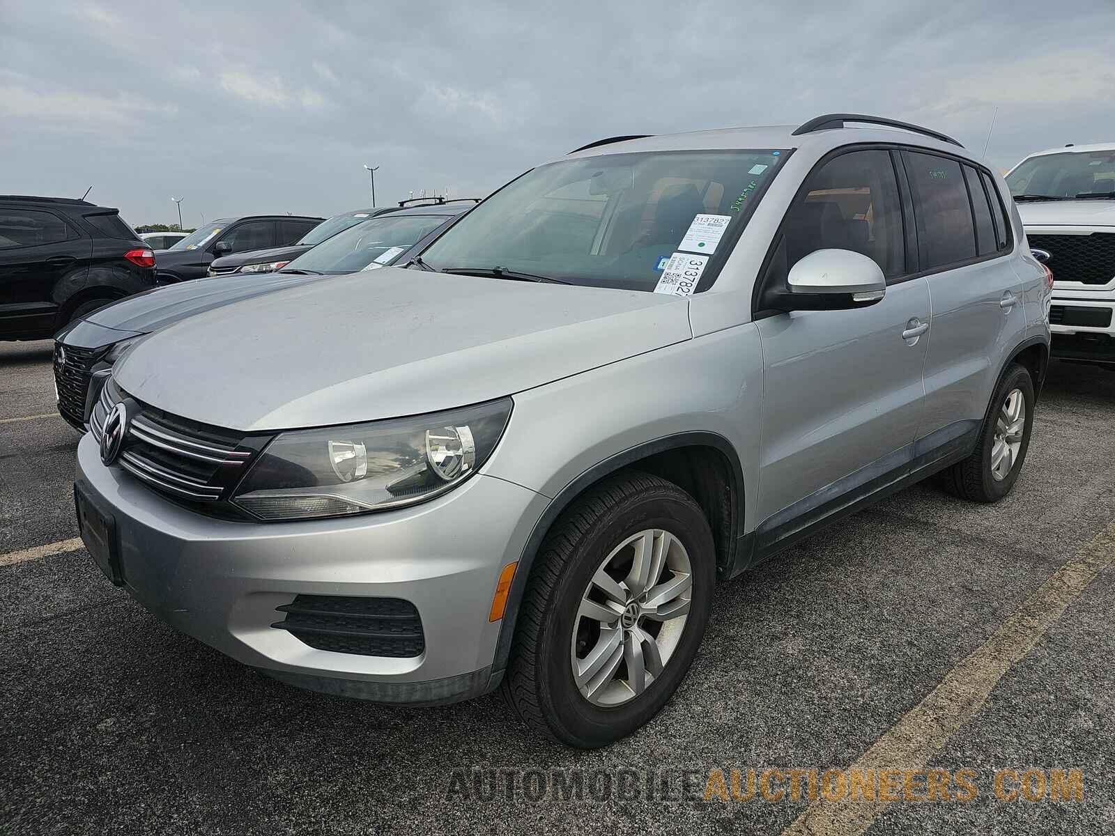 WVGAV7AX2FW524181 Volkswagen Tiguan 2015