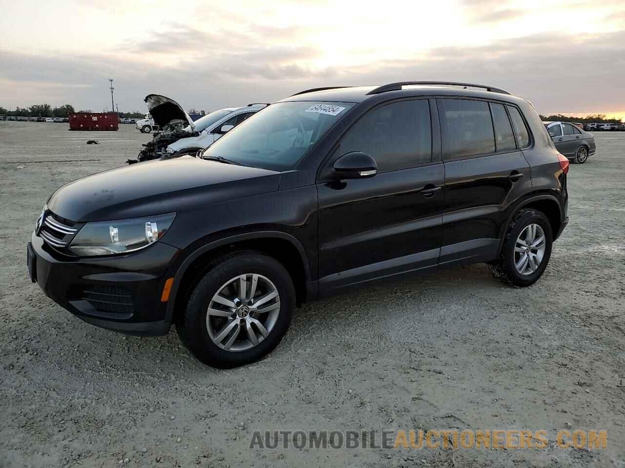 WVGAV7AX2FW562753 VOLKSWAGEN TIGUAN 2015