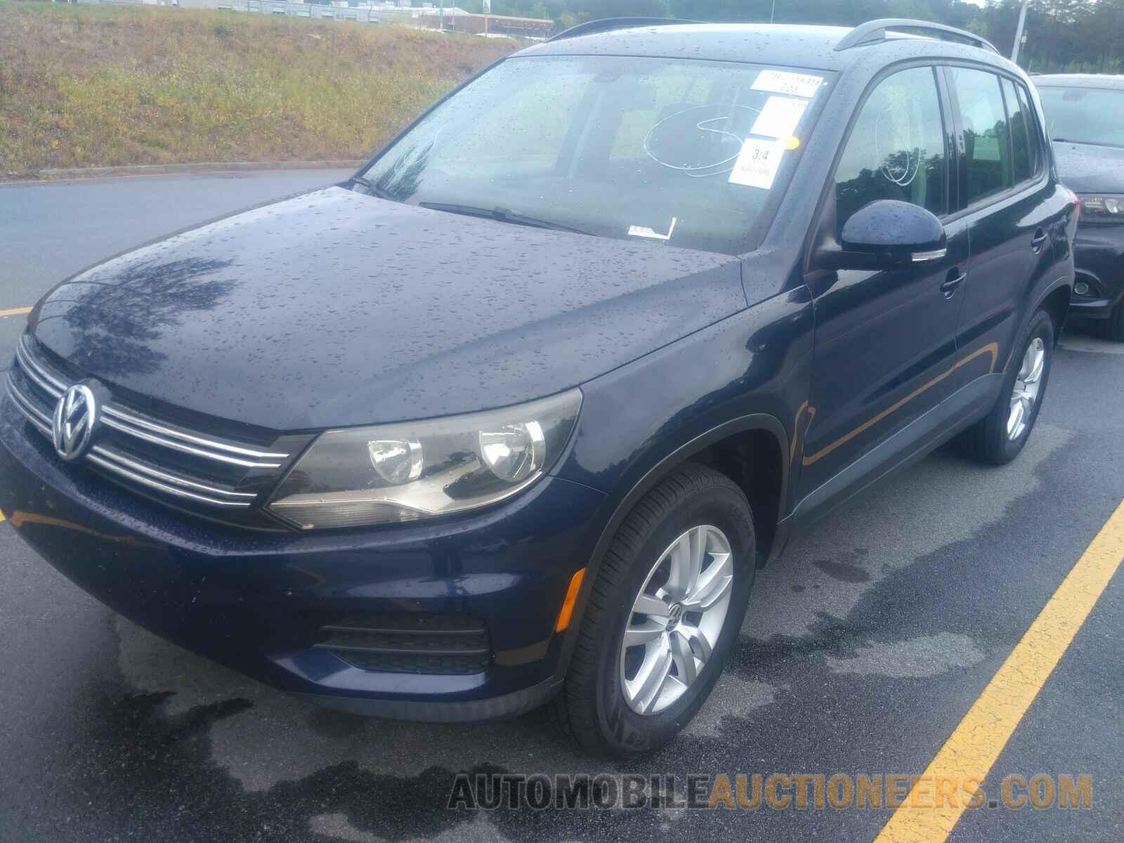 WVGAV7AX2GW576279 Volkswagen Tiguan 2016