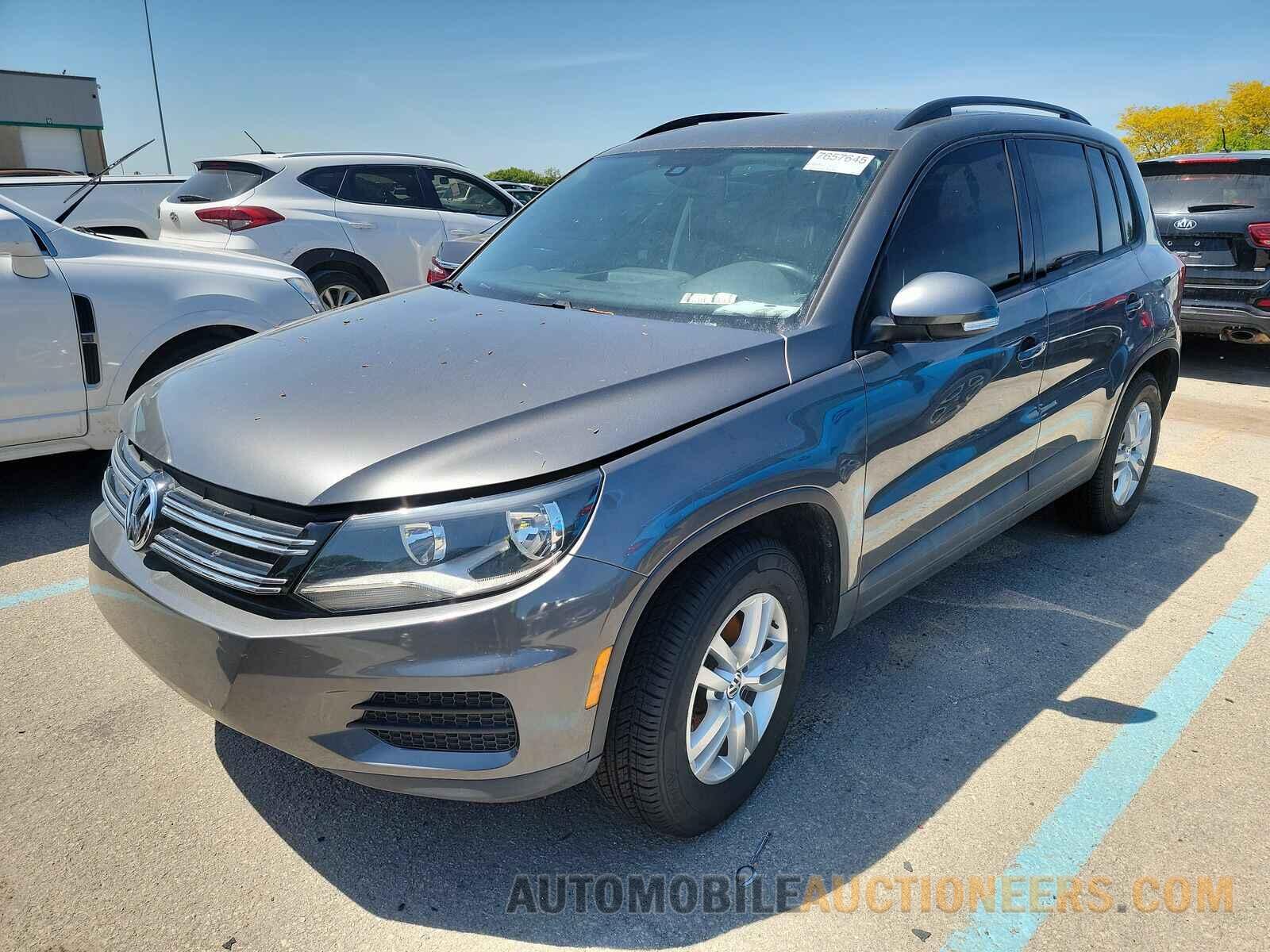 WVGAV7AX2GW601813 Volkswagen Tiguan 2016