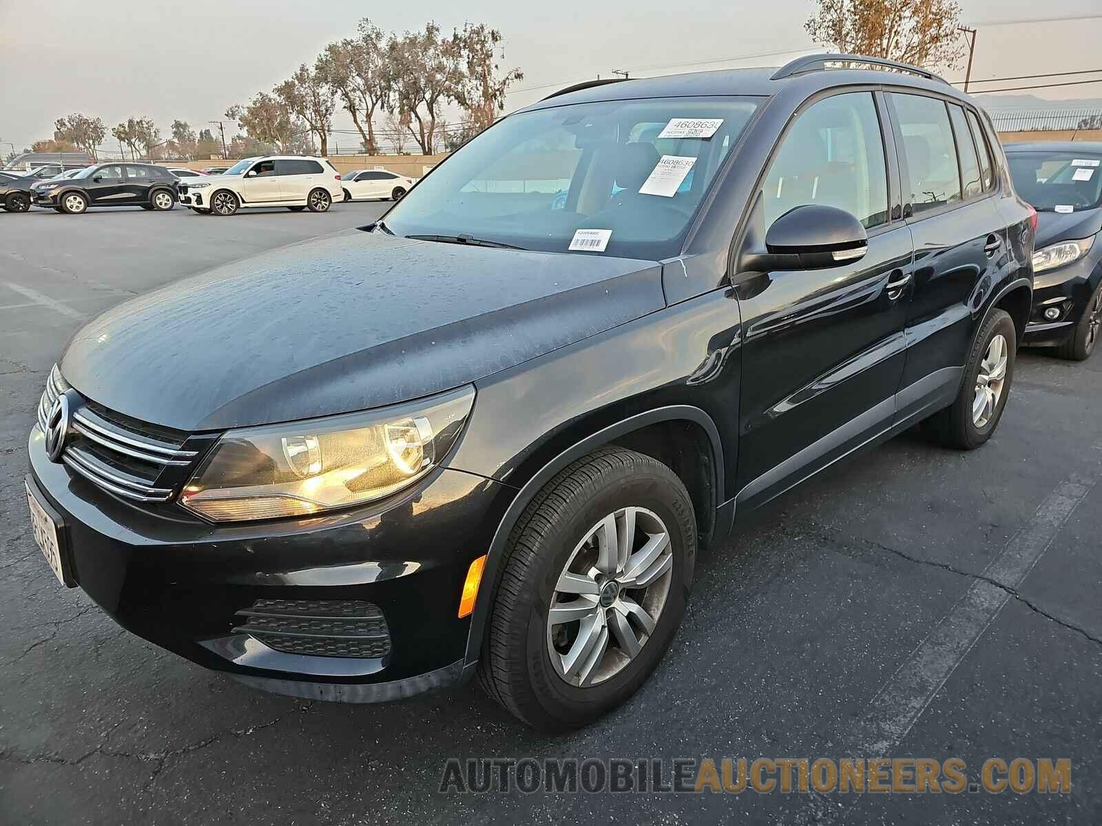 WVGAV7AX2HK019106 Volkswagen Tiguan 2017